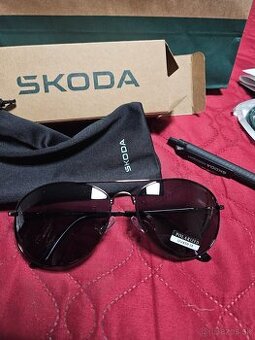 Slnečné okuliare originál Škoda, pero, nabíjací kábel USB