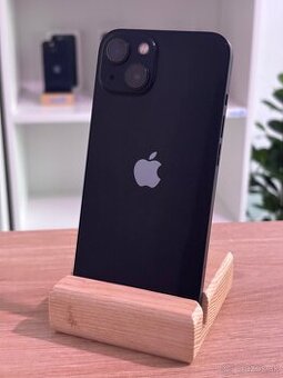 iPhone 13 256GB Midnight – veľmi pekný stav,
