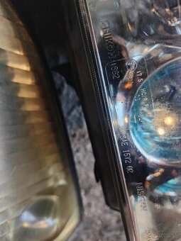 Predné svetlá so smerovkami Nissan Xtrail T30