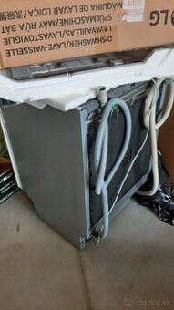 Posuniem vstavanú umývačku Electrolux ESL7320RO