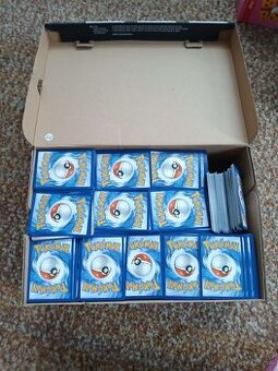 Pokémon karty (mystery pack) +Holo