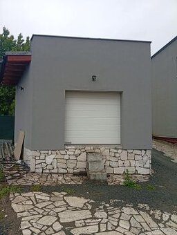Brána