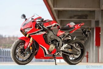 Hľadám Honda CBR 1000RR SC77