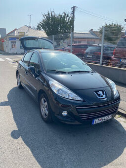 Peugeot 207 1.4 HDI na opravu/náhradné diely