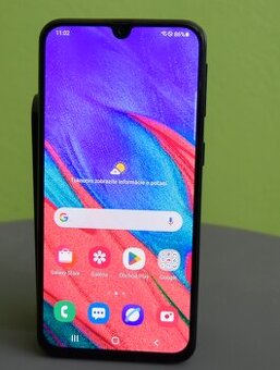 Predám Samsung Galaxy A40 – kompaktný, plne funkčný