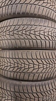 Predám 4ks jazdené zimné 215/45r18-93V Hankook