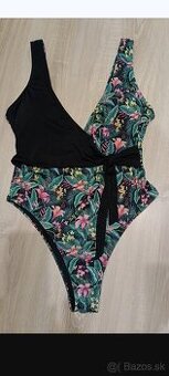 Plavky s tropickou potlačou