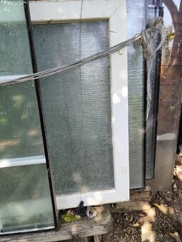 Plastové pevné okno