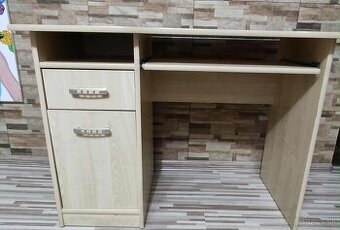 Predám 1 ks praktického PC stolíka – 30 €