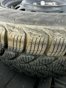 4x Plechové disky R15 so zimnými Pneu suzuki