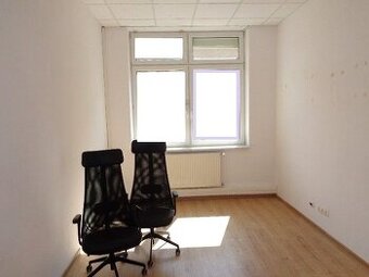 Prenájom - kancelársky priestor 13,79 m2, Banská Bystrica-Sí