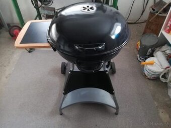 Gril na drevene uhlie