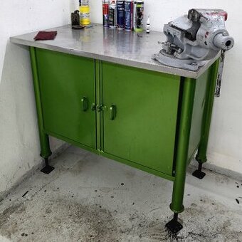 Ponk dielenský stôl