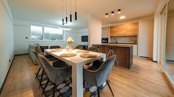 Pinky Real - Nový bungalov s výhľadom na zámok na predaj - 1