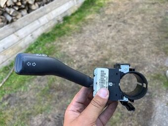 Páčka smeroviek Golf 4