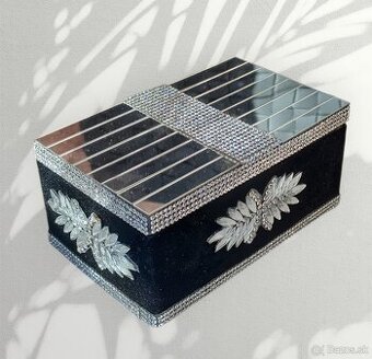 Zrkadlové dekorácie