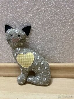 Predám ručne šitú mačku hande made