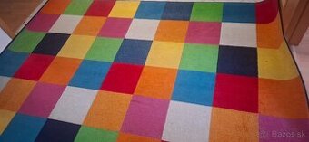 Predám farebný koberec