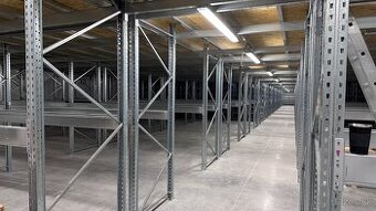 Paletové aj policové regále DEXION