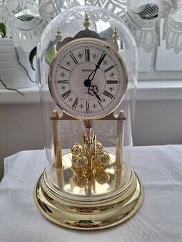 Garážových výpredaj rôzne vintage starožitnosti