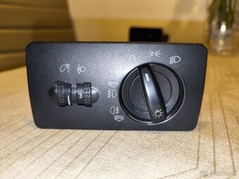 Spínač predných svetiel Škoda Fabia 1