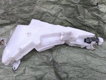 Nadrzka na ostrekovače okien Audi A6 C6 4f sedan.