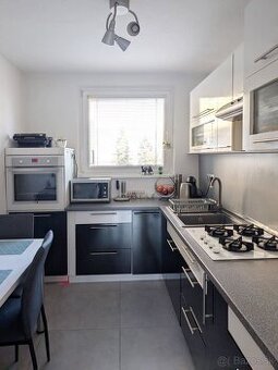 3-IZBOVÝ BYT po rekonštrukcii s lodžiou – Martin, Košúty 2