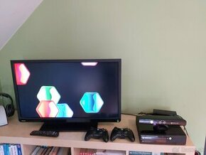 XBox 360 + Kinect + 2x Wireless Controller + LCD Toshiba 32W