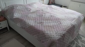 Prehoz na posteľ a obliečky na vankúše