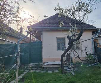 2 x RODINNÝ DOM a POZEMOK 1099 m2 POBEDÍM - NMNV