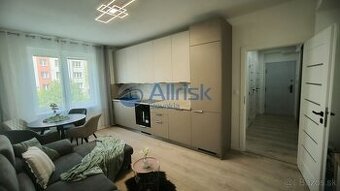 NADŠTANDARDNE NOVO ZREKONŠTRUOVANÝ 3 IZB. BYT S BALKÓNOM - O