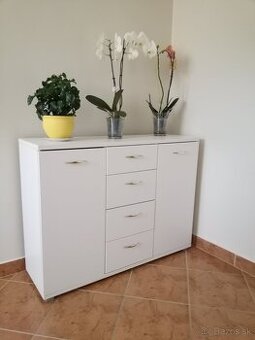 Biela komoda