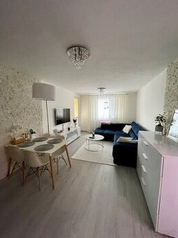 Predam luxusny 4 izbovy byt s loggiou