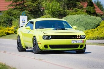 Predám dodge challenger 6.4 hemi shaker