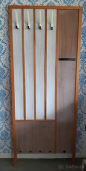 Retro vesiakova stena