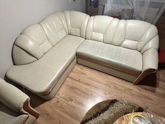 Predám zachovalý rohový gauč z eko kože s kreslom