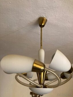 Dizajnový retro luster – Mid-Century Modern, mosadz a sklo,