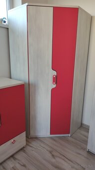 Dievčenská zostava nábytku s posteľou