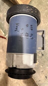 Predam dva motory na bezecky pas. Motor 3,5hp 180V
