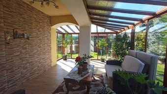 Novinka Rodinný dom s bazénom v lukratívnej lokalite - Nitr