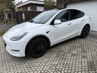 Tesla Model Y 82kWh Performance