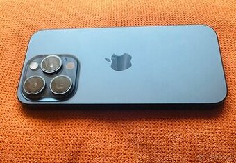 iPhone 15 pro blue Titanium 256gb verzia  Bateria 100%.