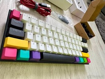 Anne Pro 2 RGB 60% bezdrôtová mechanická klávesnica