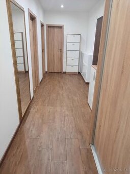 Prenájom 3 izb. bytu v Púchove + parkovacie státie v cene