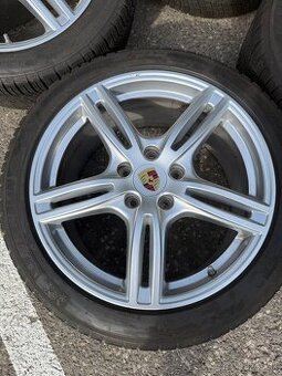 Original Porsche Panamera 4, zimna sada 20”
