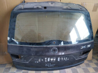 BMW X3 E83 kufrové dvere + plasty kufra