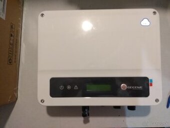 GoodWe 3000-XS + Schrack komponenty + solárny kábel