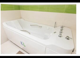 Vaňa pre podvodnú masáž