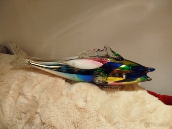 Predam sadrovu lebku a rybu zo skla