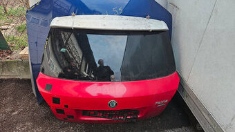 fabia 2 zadna kapota